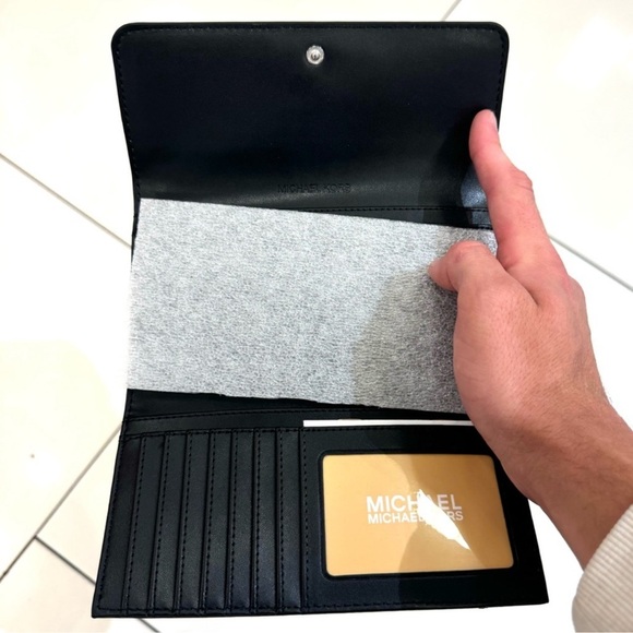 Michael Kors Jet Set Large Signature Logo TriFold
Wallet Optic White Multi - Picture 4 of 6